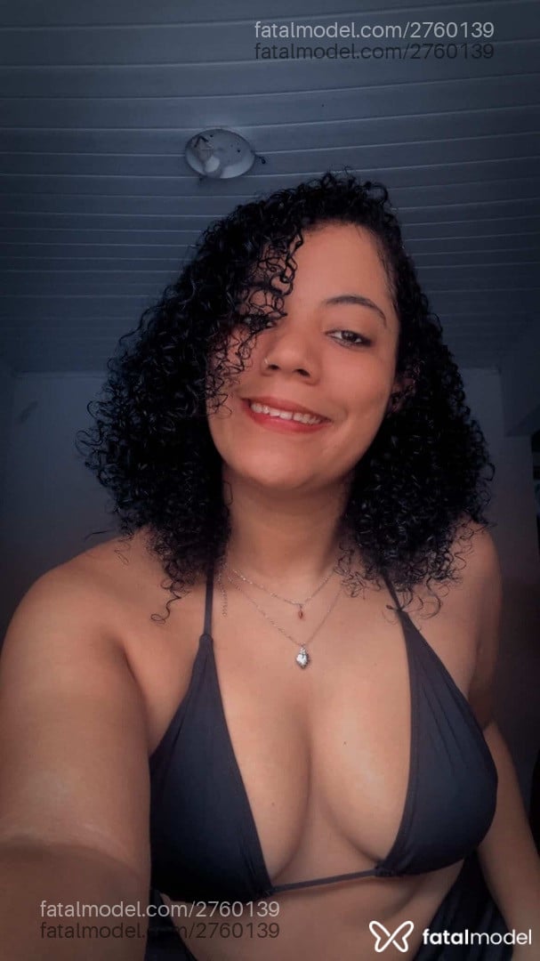 Acompanhante mulher com cabelo castanho de olhos pretos em Virtual - Amora