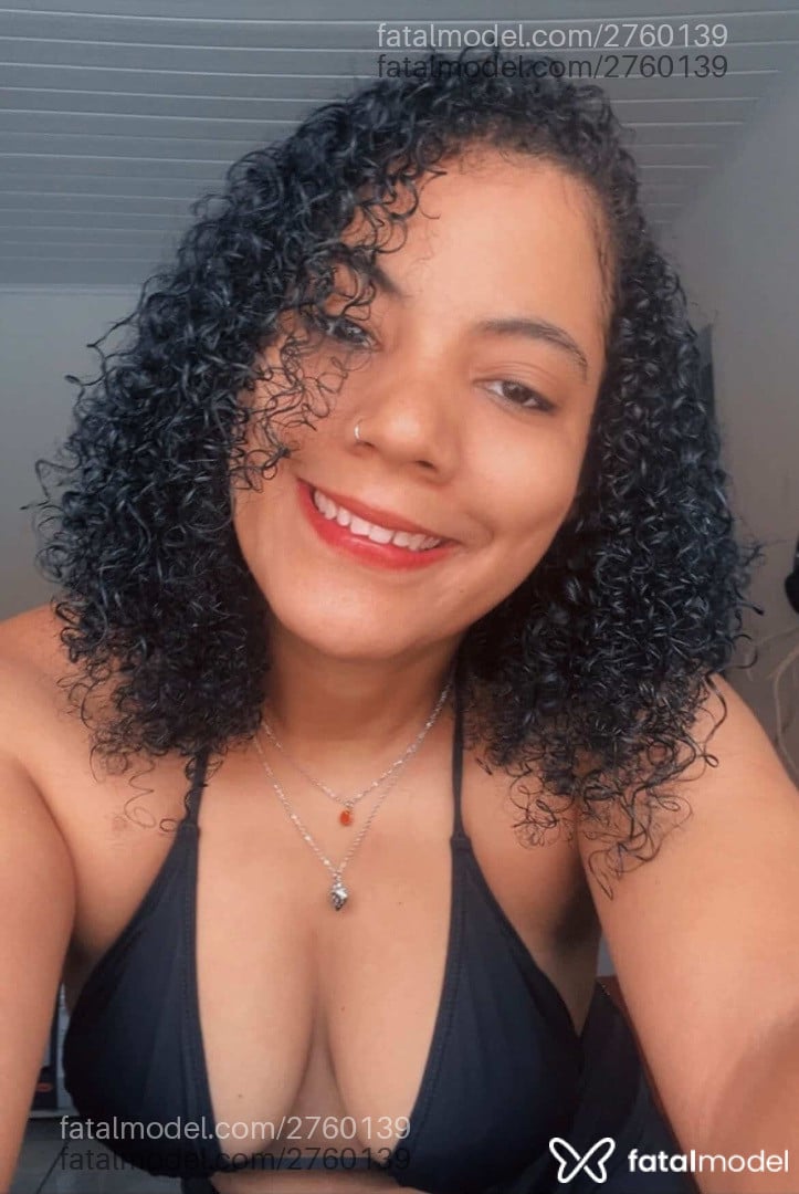 Acompanhante mulher com cabelo castanho de olhos pretos em Virtual - Amora