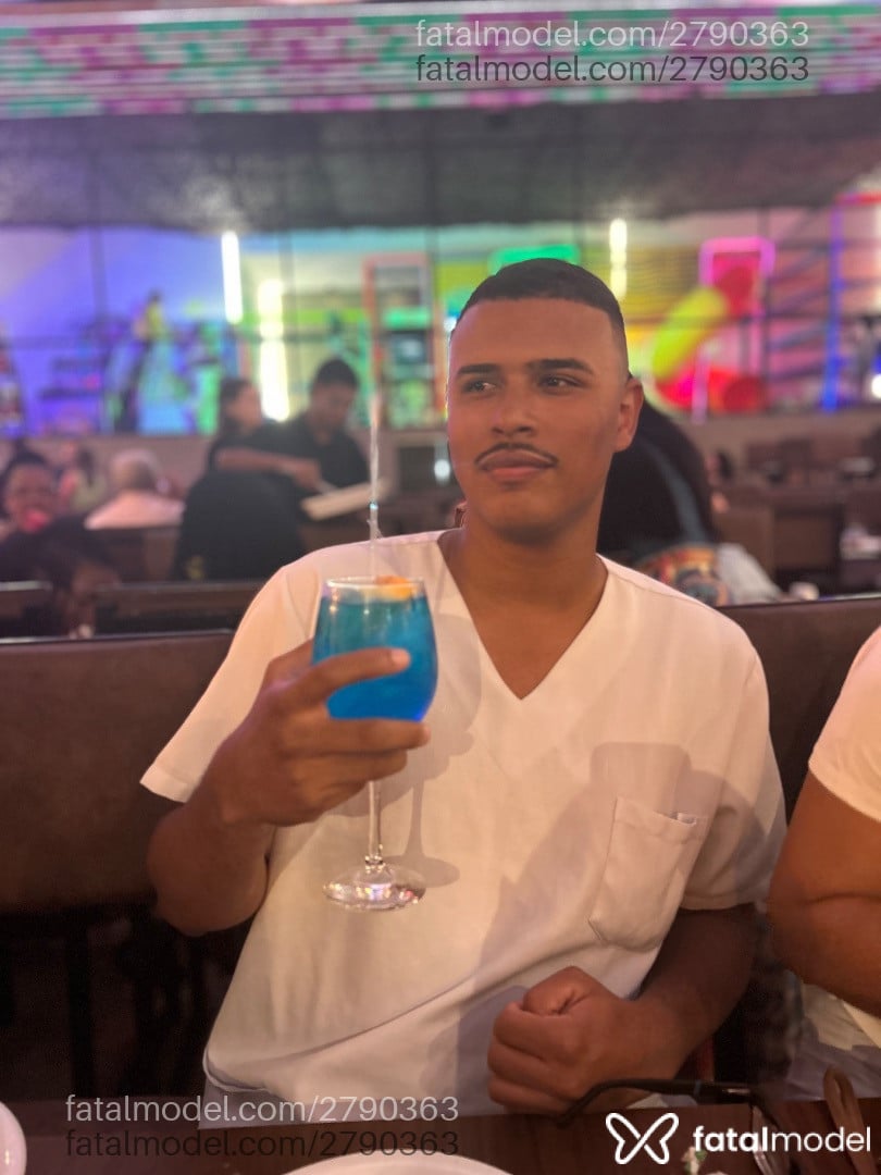 Acompanhante homem morena (o) de olhos pretos em Vitória - Will