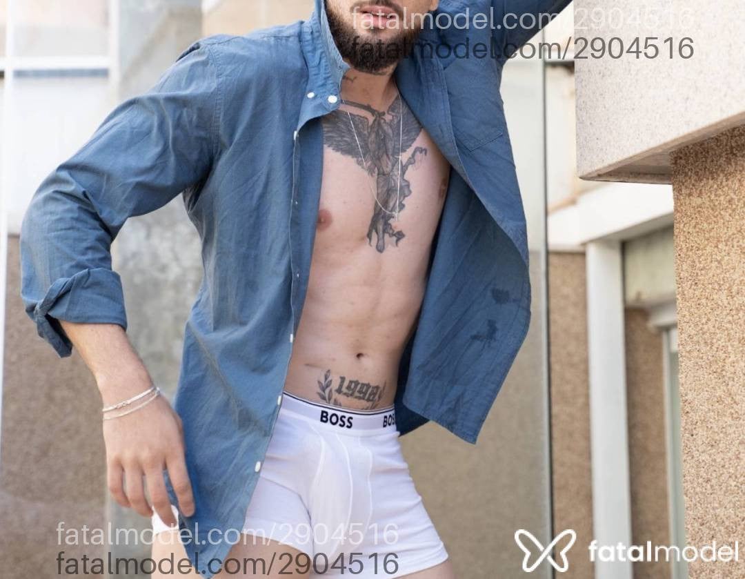 Acompanhante homem com cabelo castanho de olhos mel em São Paulo Acompanhante homem com cabelo castanho de olhos mel em São Paulo - Matheo Guerra