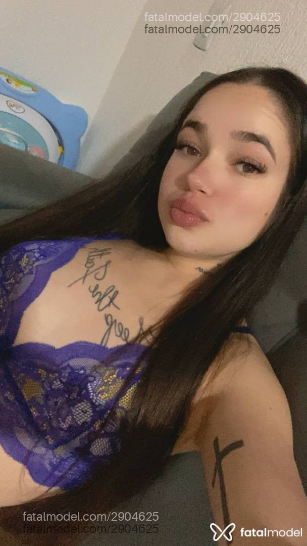 Acompanhante mulher com cabelo castanho de olhos mel em Viamão - Bruna