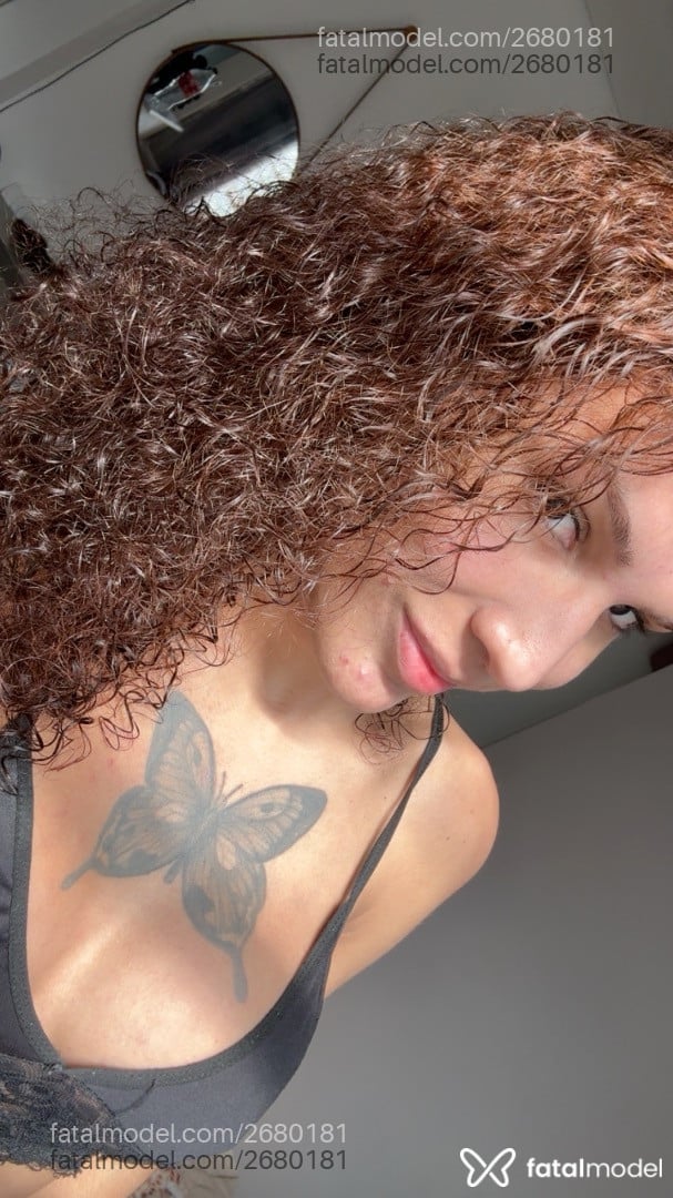 Acompanhante mulher trans com cabelo castanho de olhos castanhos em Virtual - Mariah