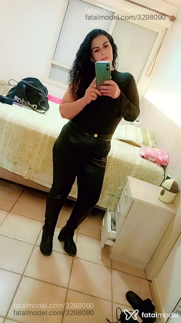 Acompanhante mulher morena (o) de olhos castanhos em Torres - Luna