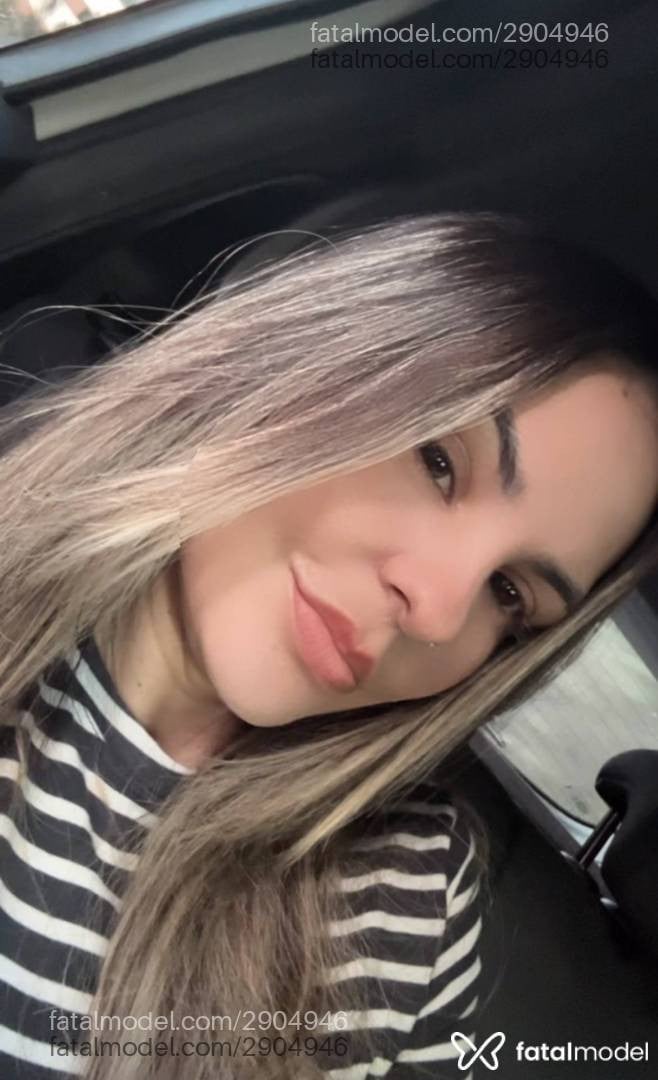 Acompanhante mulher loira (o) de olhos castanhos - Giovanna Tavares