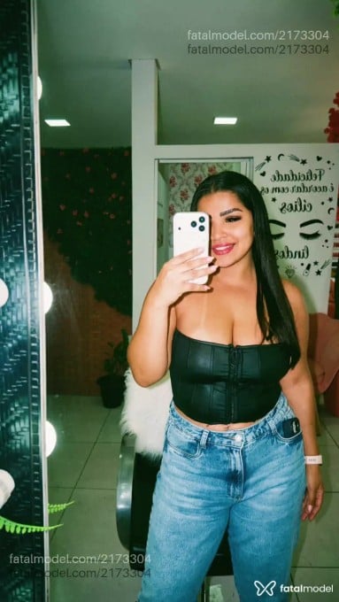 Acompanhante mulher com cabelo castanho de olhos castanhos em Cuiabá - Camilly