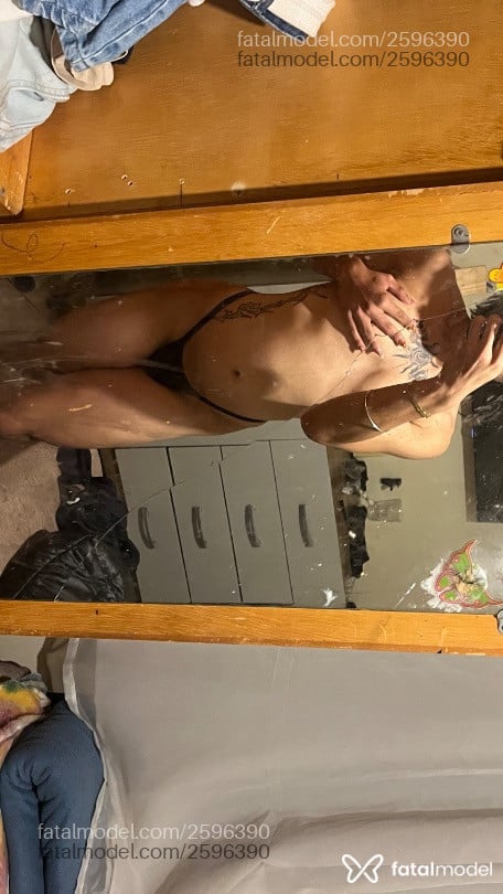 Acompanhante mulher trans com cabelo castanho de olhos castanhos em Rio Verde - Helena