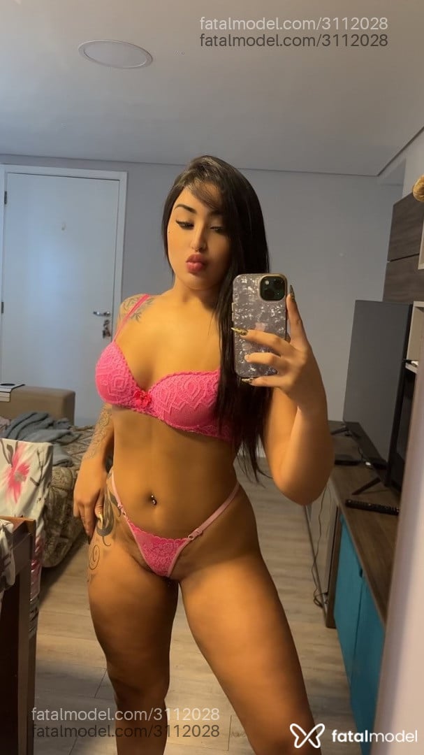 Acompanhante mulher morena (o) de olhos azuis em Pelotas - Alice