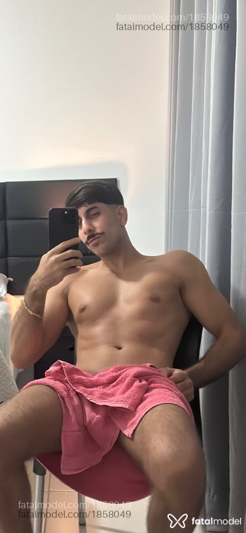 Acompanhante homem com cabelo castanho de olhos mel em Montes Claros Acompanhante homem com cabelo castanho de olhos mel em Montes Claros - Hary