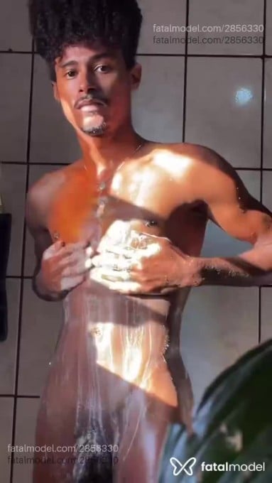 Acompanhante homem morena (o) de olhos castanhos - Rafael