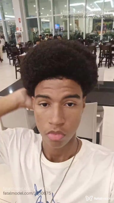 Acompanhante homem com cabelo castanho de olhos pretos em São Luís - Vinicius