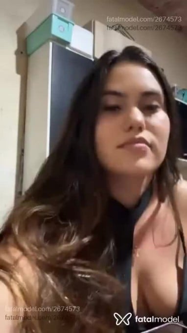 Acompanhante mulher com cabelo castanho de olhos mel em Virtual - Vivibora