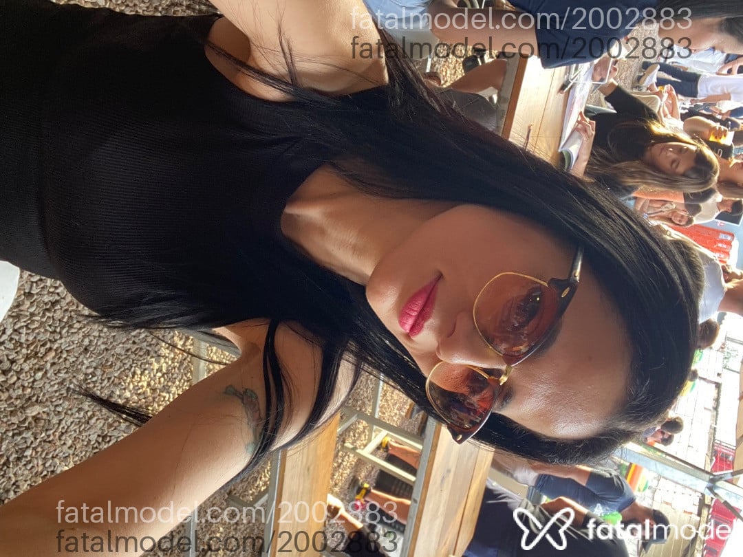 Acompanhante mulher morena (o) de olhos castanhos em Virtual Acompanhante mulher morena (o) de olhos castanhos em Virtual - Lillyt