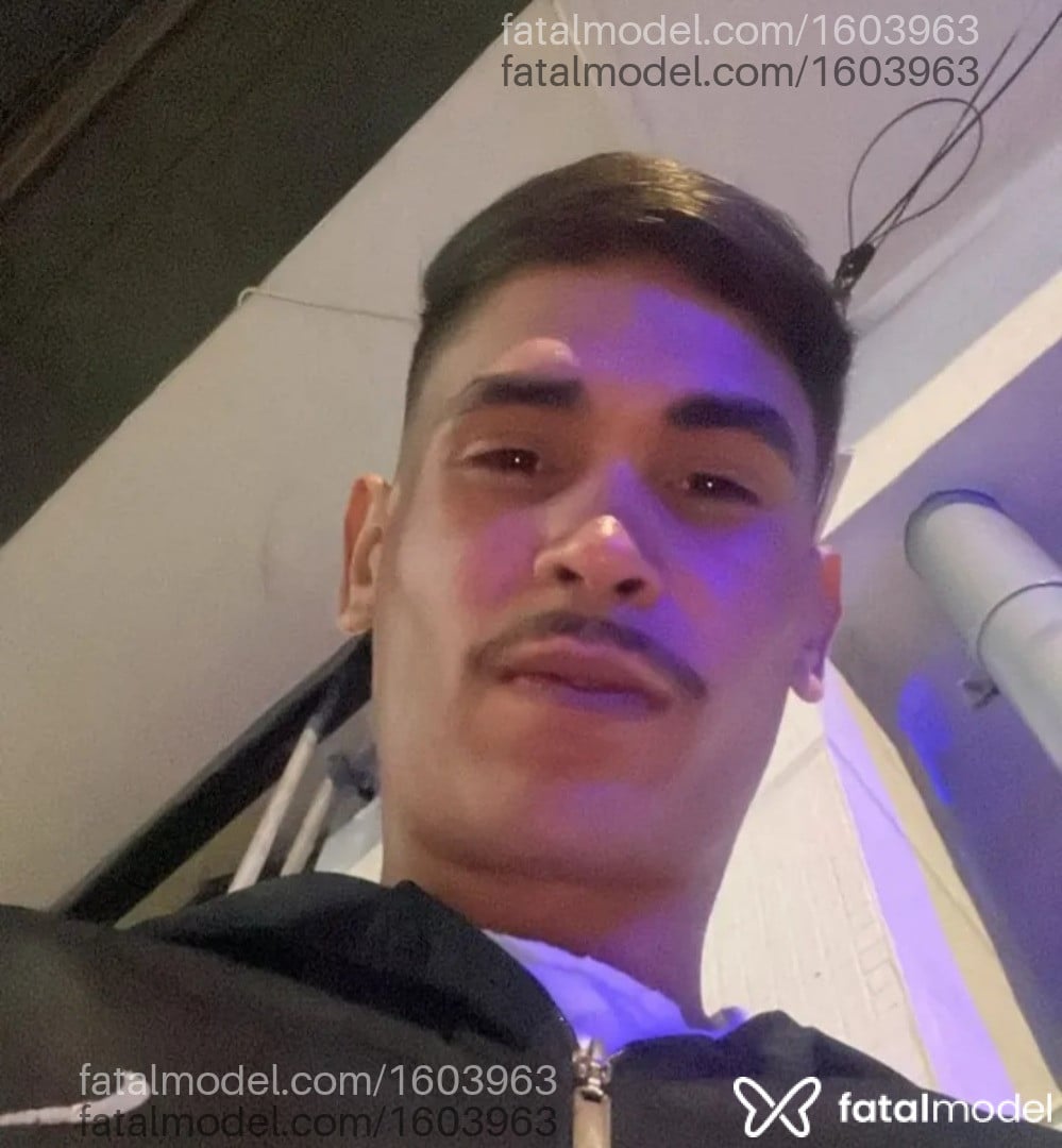 Acompanhante homem morena (o) de olhos castanhos em São Paulo - Japah