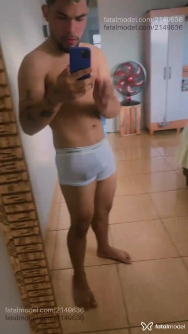 Acompanhante homem morena (o) de olhos pretos em Valparaíso de Goiás - Danilo