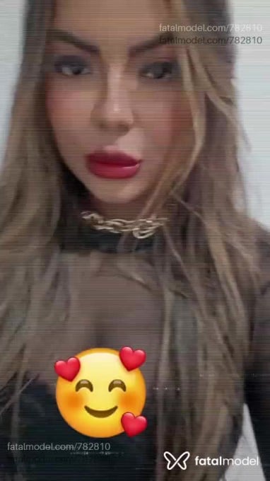 Acompanhante mulher com cabelo castanho de olhos castanhos - Penelope Liz Acompanhante mulher com cabelo castanho de olhos castanhos - Penelope Liz