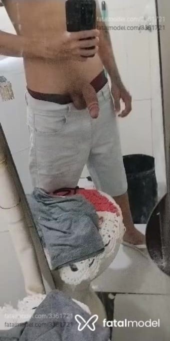 Acompanhante homem com cabelo castanho de olhos castanhos em Sapiranga Acompanhante homem com cabelo castanho de olhos castanhos em Sapiranga - Matheus