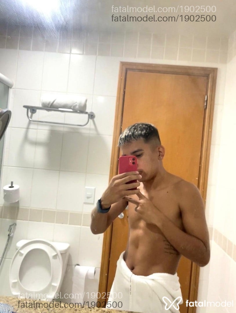 Acompanhante homem morena (o) de olhos castanhos em Manaus - Tomaz Guilherme