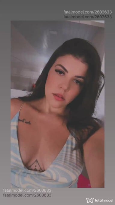 Acompanhante mulher com cabelo castanho de olhos castanhos em Virtual - Karis