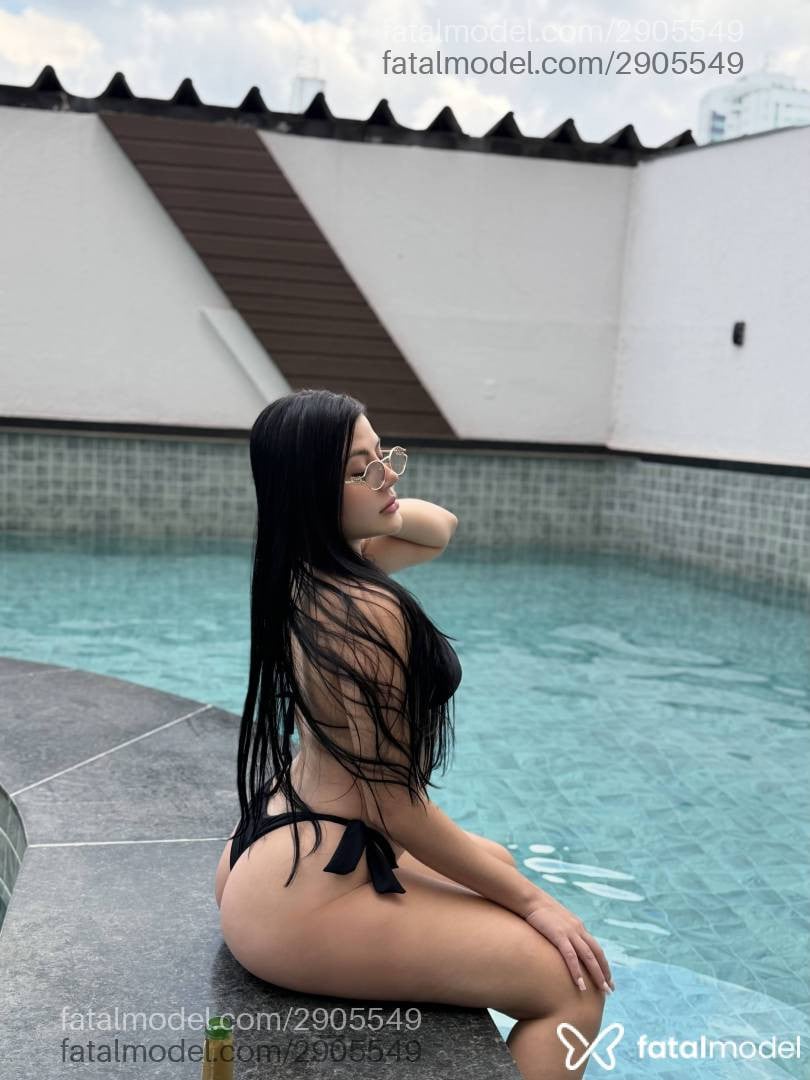 Acompanhante mulher morena (o) de olhos castanhos - Antonella