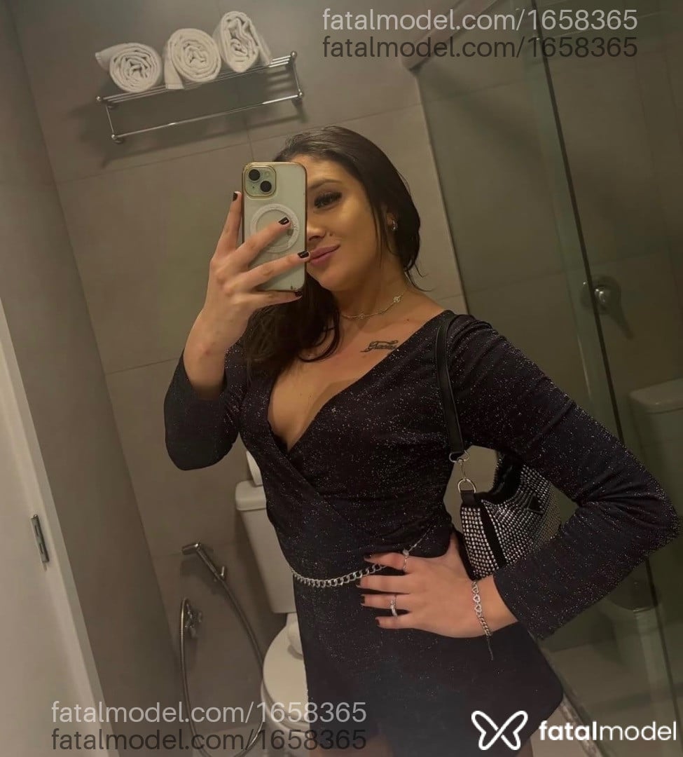 Acompanhante mulher com cabelo castanho de olhos castanhos em São José - Larissa Bianchi