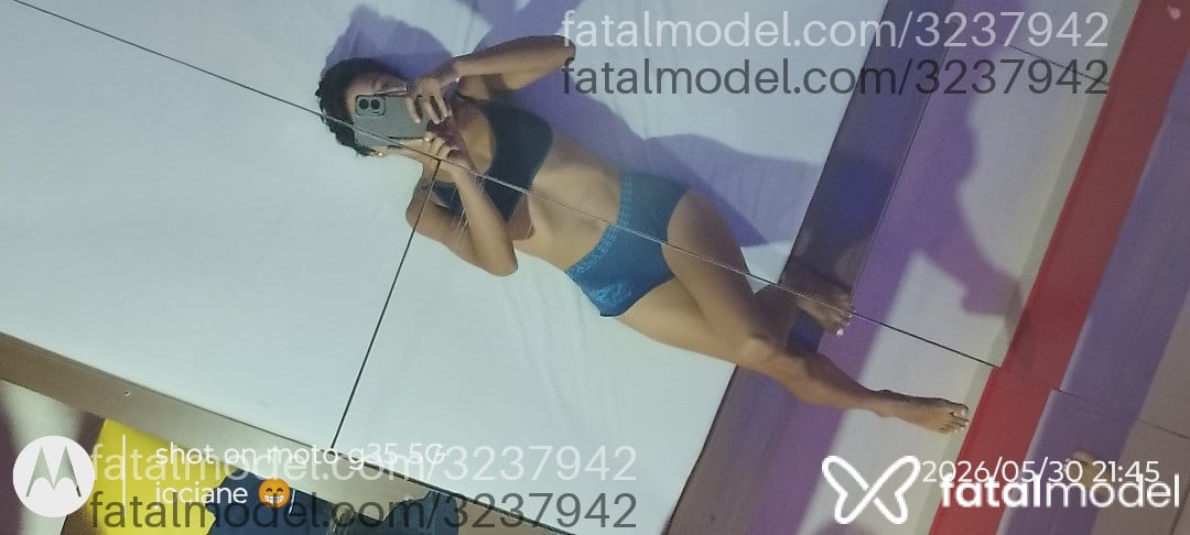 Acompanhante mulher morena (o) de olhos pretos - Lendária Acompanhante mulher morena (o) de olhos pretos - Lendária