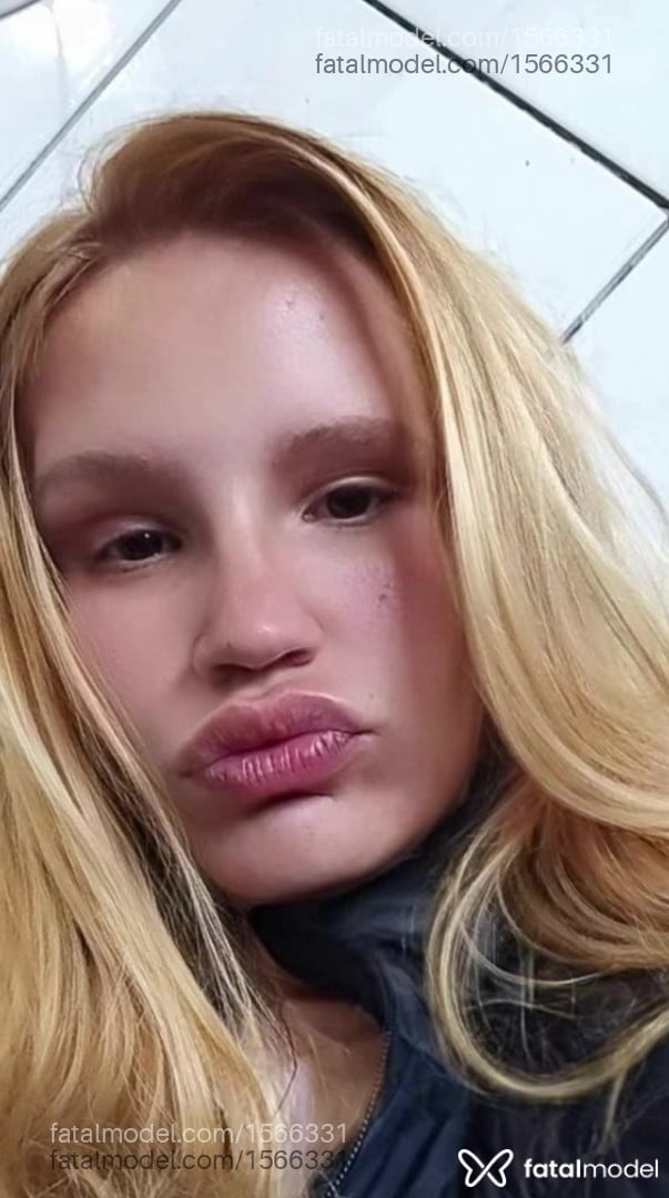Acompanhante travesti loira (o) de olhos castanhos em Canoas - Aurora