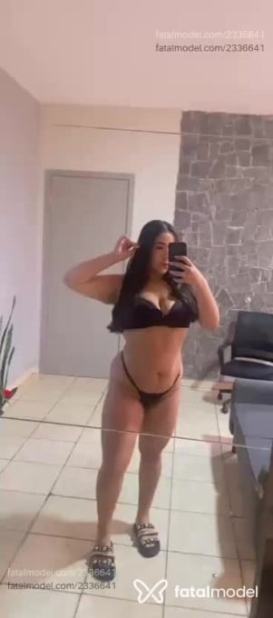 Acompanhante mulher com cabelo castanho de olhos castanhos em Curitiba - Larissa Mendes