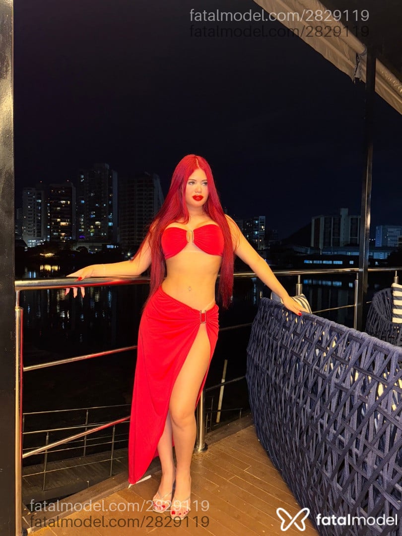 Acompanhante mulher ruiva (o) de olhos castanhos em Vila Velha - Rubi