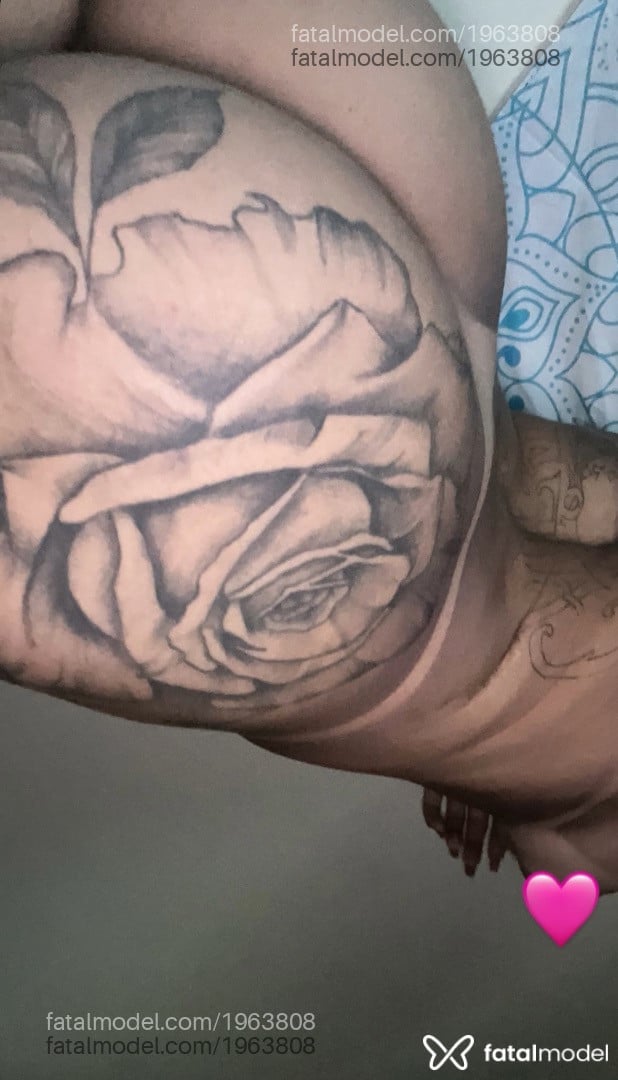 Acompanhante mulher trans morena (o) de olhos pretos em Pirassununga - Sofia