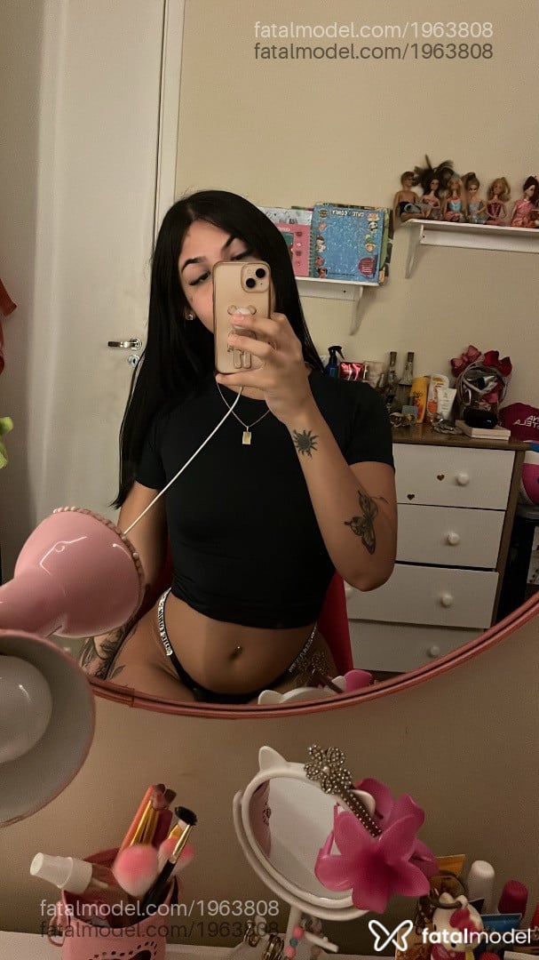 Acompanhante mulher trans morena (o) de olhos pretos em Pirassununga - Sofia