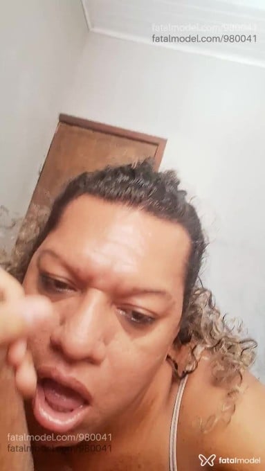 Acompanhante mulher trans loira (o) de olhos castanhos - Stheffany Souza Acompanhante mulher trans loira (o) de olhos castanhos - Stheffany Souza