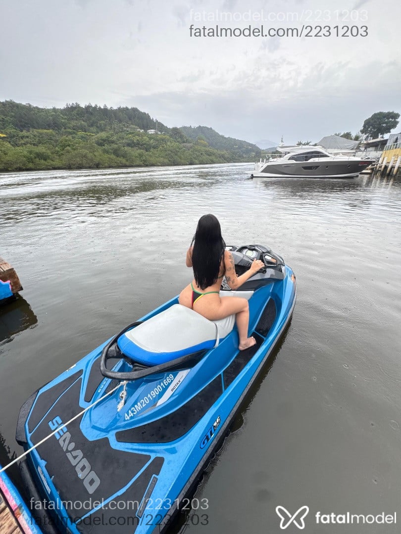 Acompanhante mulher morena (o) de olhos castanhos em Balneário Camboriú - Dafine