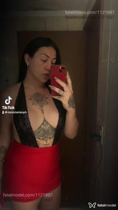 Acompanhante mulher trans morena (o) de olhos verdes em Alfenas Acompanhante mulher trans morena (o) de olhos verdes em Alfenas - Mirella