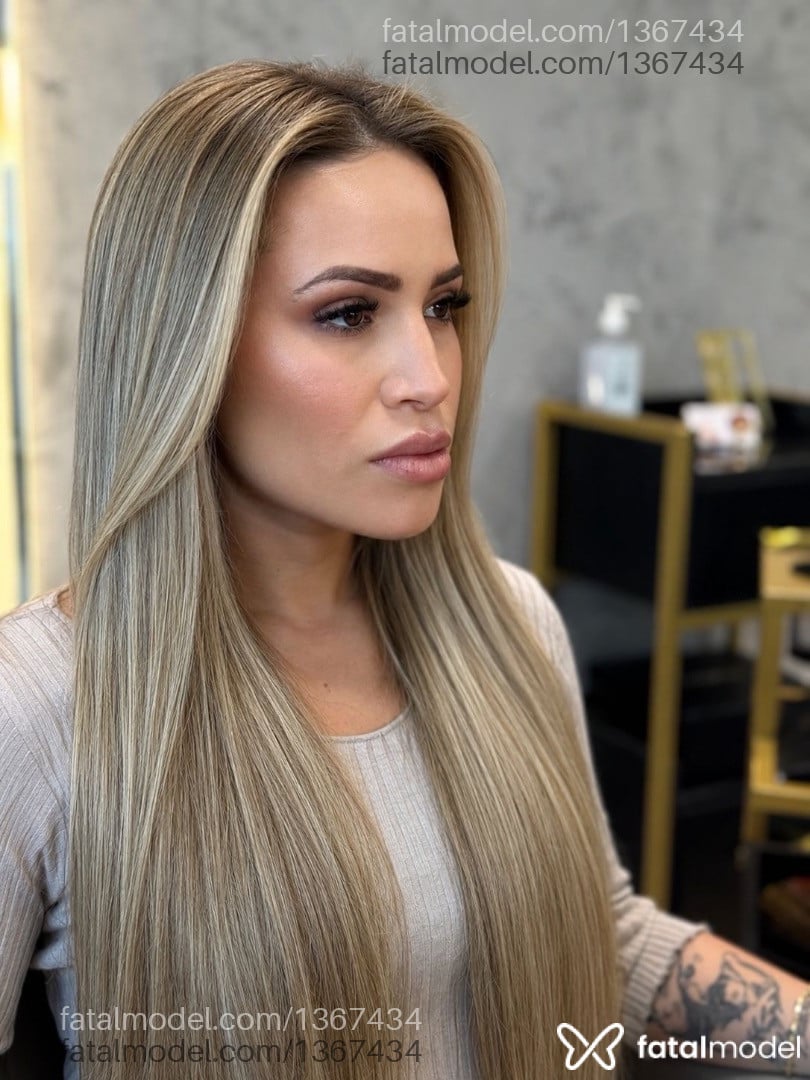 Acompanhante mulher loira (o) de olhos castanhos em Ponta Grossa - Letícia Cardoso