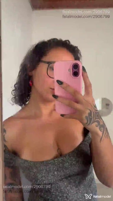 Acompanhante mulher morena (o) de olhos castanhos em Uberaba - Ashley