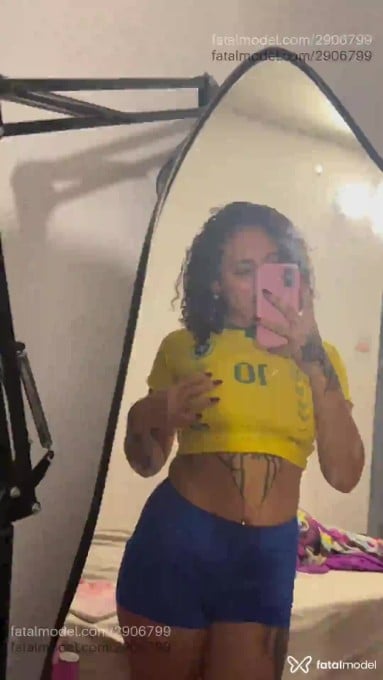 Acompanhante mulher morena (o) de olhos castanhos em Uberaba - Ashley