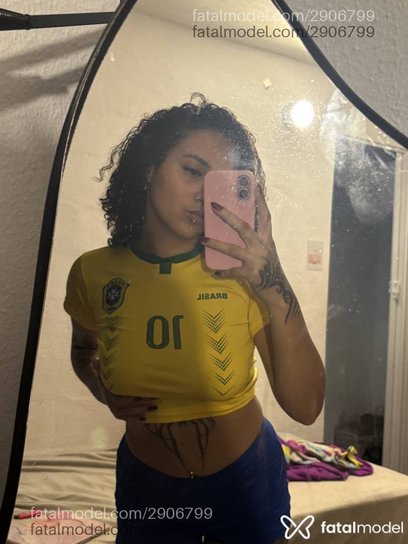 Acompanhante mulher morena (o) de olhos castanhos em Uberaba - Ashley