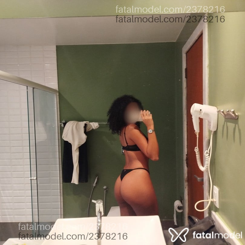 Acompanhante mulher morena (o) de olhos castanhos em Rio de Janeiro Acompanhante mulher morena (o) de olhos castanhos em Rio de Janeiro - Alanne