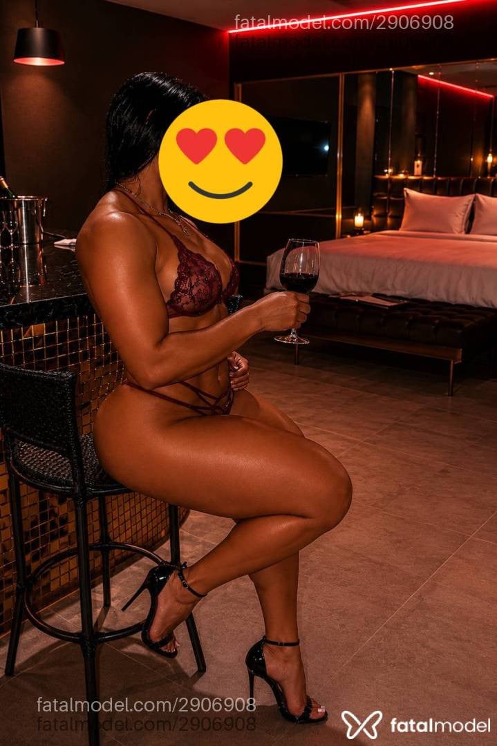 Acompanhante mulher morena (o) de olhos castanhos - Yume Mia