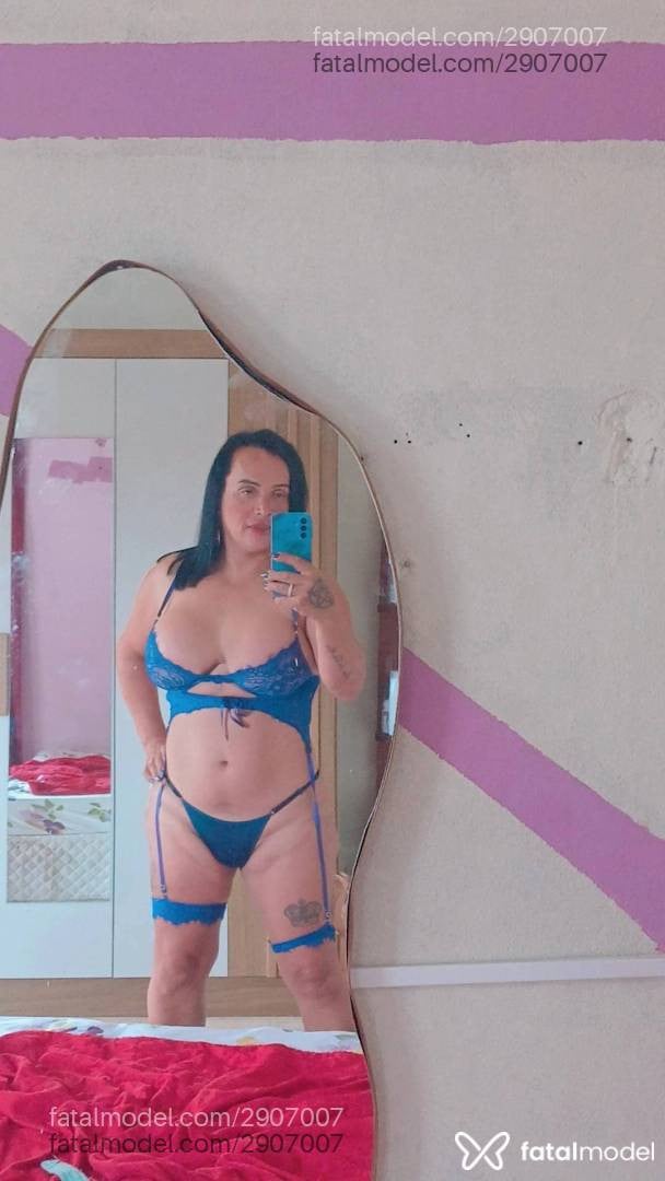 Acompanhante mulher trans morena (o) de olhos castanhos - Danielle
