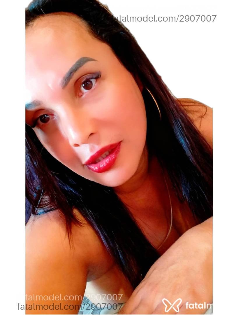 Acompanhante mulher trans morena (o) de olhos castanhos - Danielle