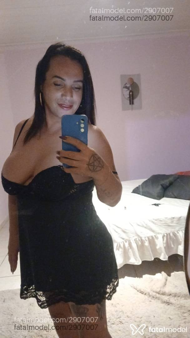 Acompanhante mulher trans morena (o) de olhos castanhos - Danielle