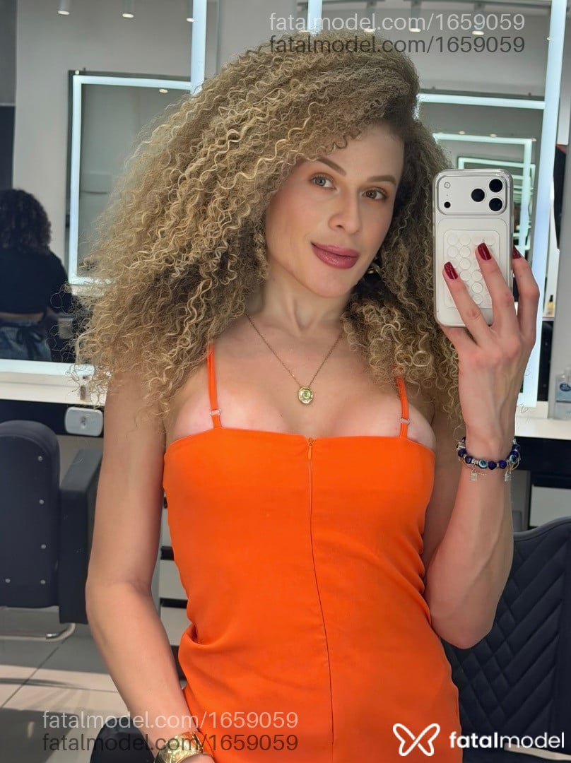 Acompanhante mulher trans loira (o) de olhos verdes em Osasco Acompanhante mulher trans loira (o) de olhos verdes em Osasco - Patricia Silva