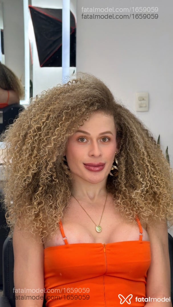 Acompanhante mulher trans loira (o) de olhos verdes em Osasco Acompanhante mulher trans loira (o) de olhos verdes em Osasco - Patricia Silva