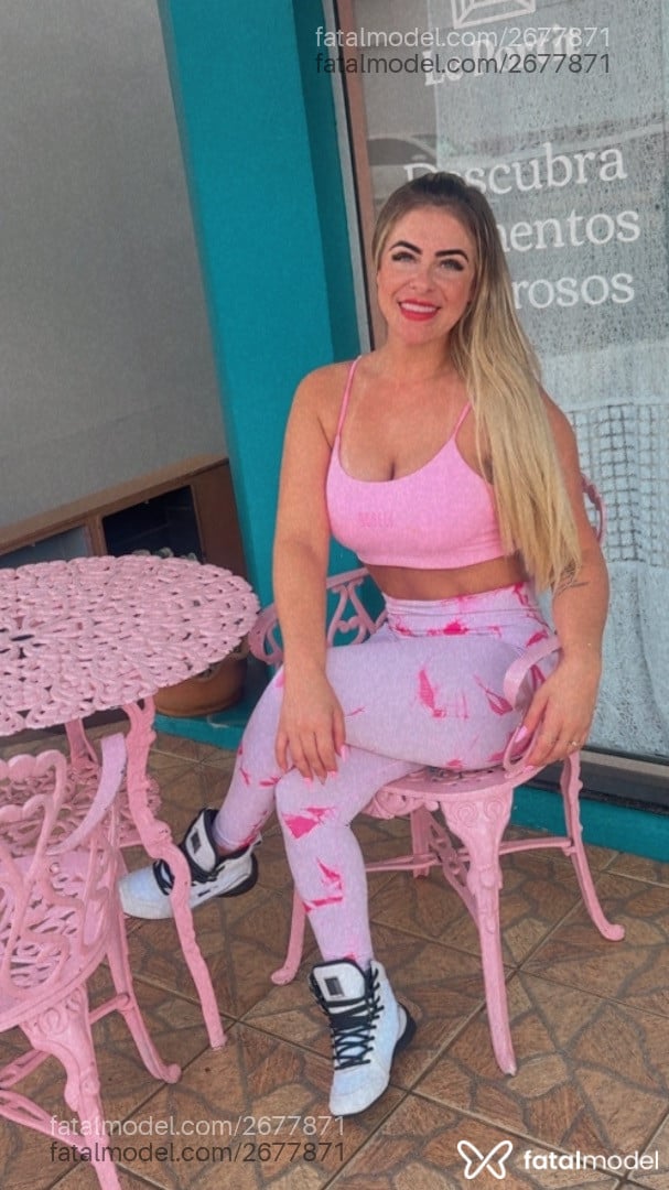 Acompanhante mulher loira (o) de olhos verdes em Passo Fundo - Valentina Lux