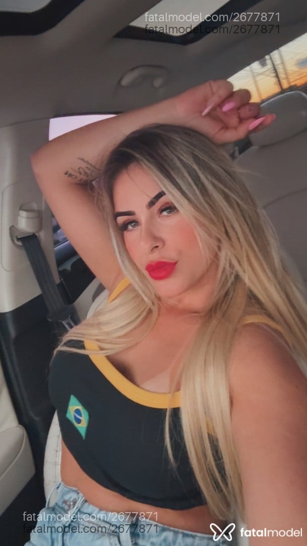 Acompanhante mulher loira (o) de olhos verdes em Passo Fundo - Valentina Lux