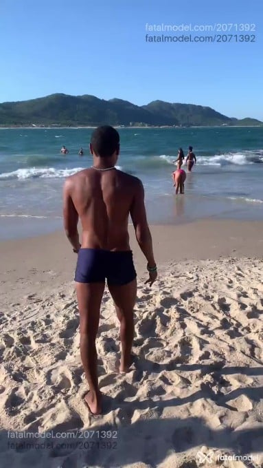 Acompanhante homem com cabelo castanho de olhos castanhos - Marlon Rodrigues