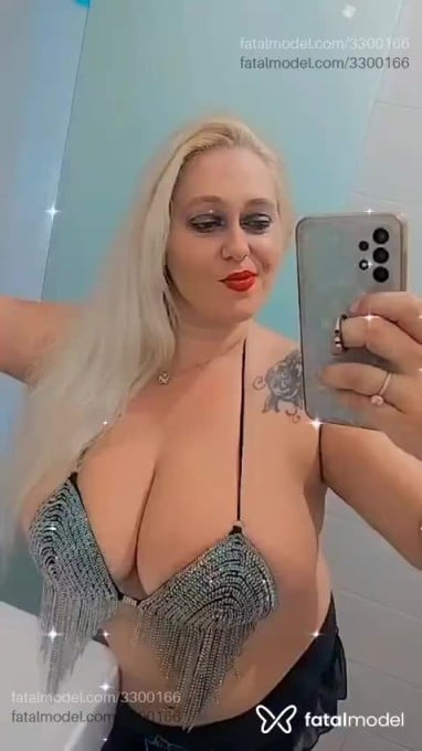 Acompanhante mulher loira (o) de olhos mel - Luaaa Acompanhante mulher loira (o) de olhos mel - Luaaa