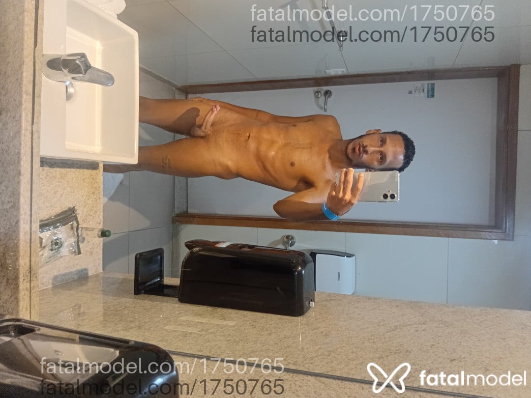 Acompanhante homem morena (o) de olhos pretos em Virtual - Novinhocm