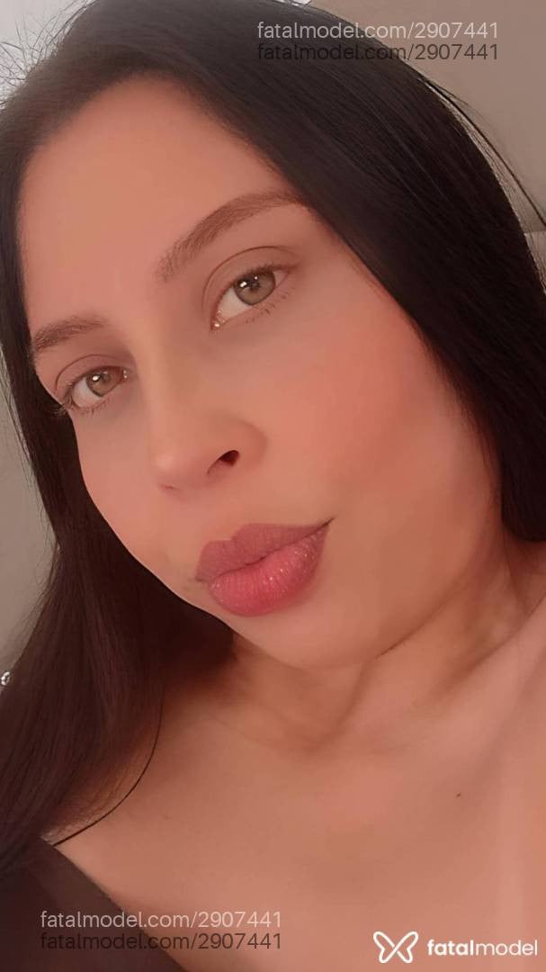 Acompanhante mulher morena (o) de olhos verdes - Mary Muller
